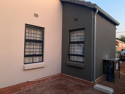 House For Rent in South Hills, Johannesburg