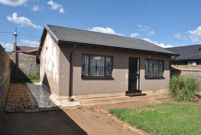 House For Sale in Tladi, Soweto